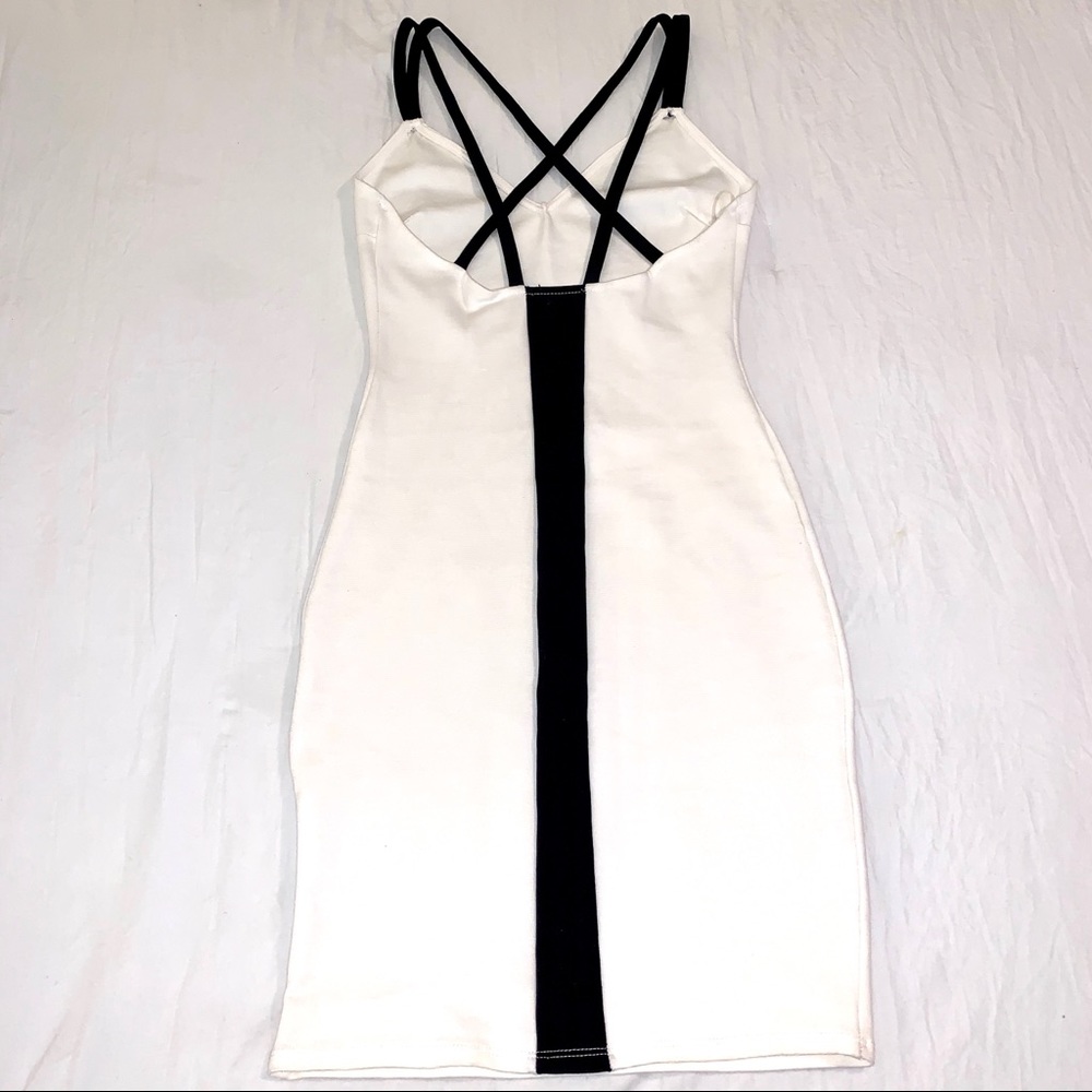 4/$25♦️CHARLOTTE RUSSE B&W Strappy Bodycon Dress